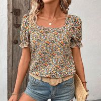 Nouveau T-shirt d'été pour femme, coupe ajustée, en polyester, à motif floral, col carré, manches courtes bouffantes, imprimé et à volants