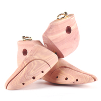 Chaussure arbre à chaussures de confort écologique pas cher cèdre réglable en bois de gros OEM personnalisé en bois Logo américain civière de chaussure