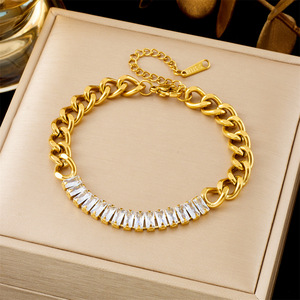 Pulsera MW 2025 Vintage de Zirconia, Chapada en Oro de 18K, de Acero Inoxidable, con Forma de Corazón, Números Romanos, Cuadrado, Cinco Flores y Estrella - Product Image 4