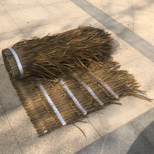 Tuiles de toit en feuilles de palmier synthétiques écologiques à longue durée de vie, fixation par fil barbelé et feuille d'aluminium - Product Image 3