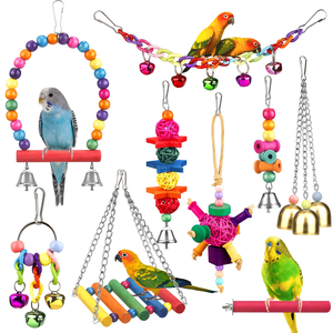Venta al por mayor: Paquete de 9 columpios de madera para loros, juguetes masticables para pájaros, columpios para loros y canarios, escalera de madera de cuatro/cinco/siete/diez peldaños para aves. - Product Image 1