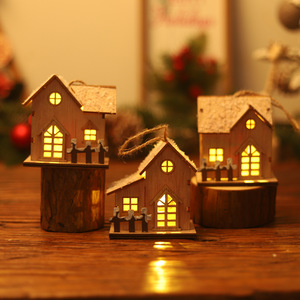 Petite maison en bois illuminée, nouvelle décoration de Noël créative transfrontalière pour bureau, décoration de sapin de Noël en forme de cabane en bois - Product Image 1