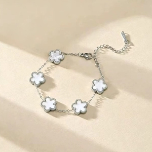 Bracciale a cinque fiori bifacciale in acciaio inossidabile, stile europeo e americano da donna, alla moda, lusso discreto, quadrifoglio portafortuna - Product Image 3