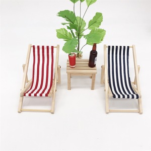 Chaise de plage pliante miniature en <span class=keywords><strong>bois</strong></span> à l'échelle 1:12, chaise longue rayée, mini chaise inclinable, accessoires pour maison de poupée - Product Image 2