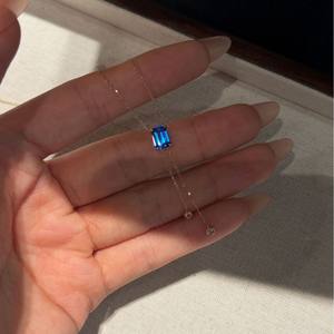 Collier en argent pur S925 avec papillon dynamique incrusté de diamants, pendentif tendance pour femmes, design de niche de luxe léger, style cool - Product Image 2