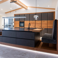 Meuble de cuisine gain de place avec porte relevable, design de luxe, charnière de tiroir à fermeture douce, robinet d'évier, panier de tiroir, armoire de cuisine, placard, garde-manger