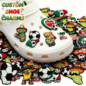 Amuletos para Zapatos con Temática de la <span class=keywords><strong>Copa</strong></span> <span class=keywords><strong>Mundial</strong></span> de México 2026, Lindos Accesorios de Goma con Diseño de Fútbol, Decoración de Moda para Tenis - Product Image 1