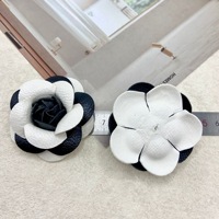 Vente directe d'usine fleurs faites à la main pour accessoires de vêtements patch de fleurs en cuir pour décorer