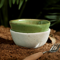 Vente en gros directe d'usine, bol à soupe en céramique irrégulier japonais en porcelaine émaillée verte réactive pour restaurant