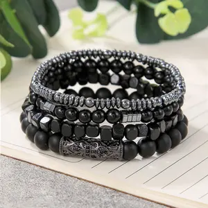 Ensemble de 4 bracelets de pierres biliaires noires en pierre naturelle et de perles de zircon en cuivre Combinaison de mode pour hommes