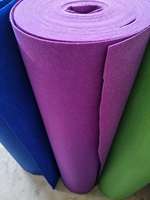Prix le plus bas de haute qualité doux recyclé bricolage non tissé Polyester feutre tissu rouleau laine feutre tissu feuille en gros