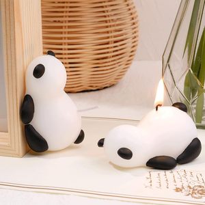 Grandes bougies chauffe-plat parfumées au design mignon de panda endormi pour la décoration intérieure, la table à manger et la chambre à coucher pour Noël et les vacances - Product Image 1