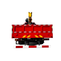 Camion lourd HOWO 8*4 de grue Offre Spéciale 14 tonnes cargaison montée par boom de décharge de 16 tonnes avec le camion de grue
