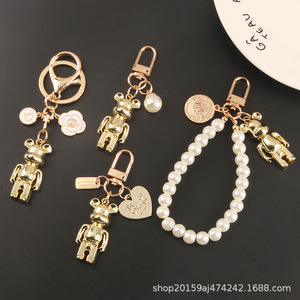 Ute Tsartun voiture porte-clés pendentif créatif debout ours perle coeur métal accessoires sac décoration - Product Image 1