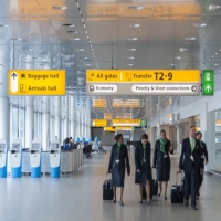 Boîte à lumière LED rectangulaire à fixation au plafond avec cadre en aluminium pour signalétique directionnelle intérieure des halls d'arrivée et de départ d'aéroports (personnalisable)