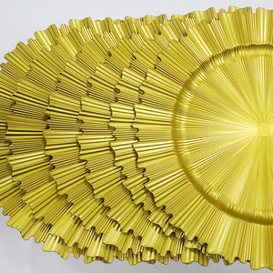 Assiettes de Présentation en Plastique Doré de Luxe 13 Pouces, Vaisselle Économique pour Hôtels, Restaurants, Fêtes, Mariages, Dîners - Product Image 6