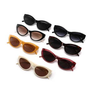 Lunettes de lecture pliables pour hommes avec fermeture magnétique et design portable - Product Image 4