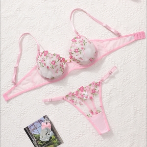 Set Lingerie Bunga Mawar Romantis Bra Push Up T-Back Wanita Seksi Dua Potong Pakaian Dalam Jaring Lembut Tali Dapat Disesuaikan - Product Image 1