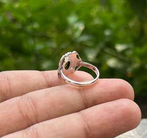 Bague Boho Chic en argent sterling 925 avec péridot naturel taille poire diamant Vintage cadre de lunette fait main pour les fêtes de mariage - Product Image 4