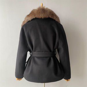 <span class=keywords><strong>Cappotto</strong></span> Invernale da Donna in Cashmere e Pelliccia <span class=keywords><strong>Nero</strong></span>, Caldo, con Ampio Collo in Vera Pelliccia di Volpe, di Lusso, in <span class=keywords><strong>Lana</strong></span> Double Face Morbida, Fatto a Mano, Personalizzabile all'Ingrosso - Product Image 4