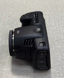 Caméra Cinéma Blackmagic BMPCC 6K d'occasion (corps uniquement) – Promotion Exceptionnelle, Prête à l'Expédition, Monture EF, Super35, Gamme Dynamique 13 Stops pour le Cinéma - Product Image 3
