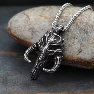 Yunnique – collier avec pendentif squelette en argent tibétain pour hommes, chaîne au design irrégulier, 60cm, bijoux à la mode - Product Image 1