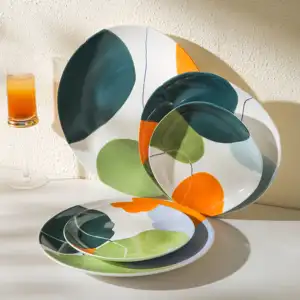 Nuovo arrivo forma irregolare dipinto a mano piatto piatto da insalata in ceramica in porcellana per ristorante