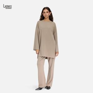 Abbigliamento Musulmano Set 2 Pezzi Tessuto Traspirante ad Asciugatura Rapida Top e Pantaloni Modesti per Donne Musulmane - Product Image 1