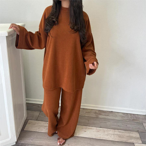 Set Coordinato in Velluto a Coste 2 Pezzi Casual Taglie Forti Abaya Invernale Modesta per Donne Islamiche Tunica Oversize e Pantaloni Abbinati - Product Image 5