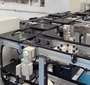 Toshine Fully Automatic Double Chain Maintenance-Free Pallet Conveyor 2200KG Load Capacity Adjustable Speed 20m/min 220/380V - Product Image 3