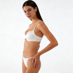 Ensemble de soutien-gorge en dentelle satinée sexy pour femme, vente en gros - Product Image 2
