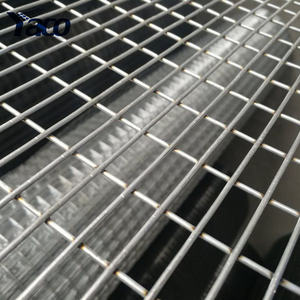 标准1英寸×1/2英寸孔径焊接网片价格 钢制五金网 经镀锌焊接而成的钢丝网卷，用于动物围栏 - Product Image 1