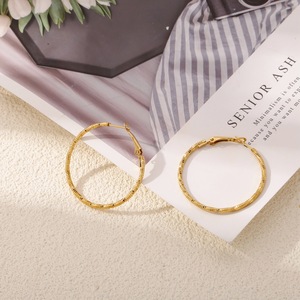 ACEWORKS Ensemble de boucles d'oreilles créoles multiformes en acier inoxydable plaqué or pour femmes |   Boucles d'oreilles Huggie texturées multi-tailles |   Tendance INS - Product Image 6