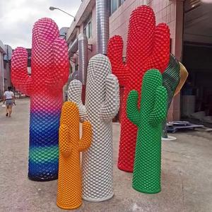 Moules de statues en résine faits à la main sur mesure, sculpture de jardin colorée grandeur nature de gros <span class=keywords><strong>cactus</strong></span> et statues d'extérieur en fibre de verre - Product Image 2