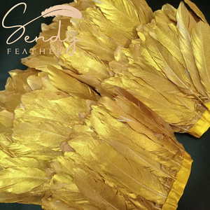 <span class=keywords><strong>Ali</strong></span> d'<span class=keywords><strong>Angelo</strong></span> in <span class=keywords><strong>Piume</strong></span> d'Oca Dorate, Frange e Bordi in Pizzo Personalizzabili, per Costumi di Carnevale, Spettacoli di Danza e Festival - Product Image 1