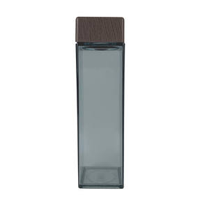 Bouteille d'eau en plastique carrée transparente givrée à vendre en <span class=keywords><strong>2021</strong></span> avec couvercle en <span class=keywords><strong>bois</strong></span> - Product Image 2