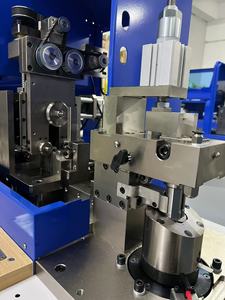 Machine de découpe à l'emporte-pièce automatique à commande PLC pour la pliage de l'acier, avec moteur et pompe - Product Image 5