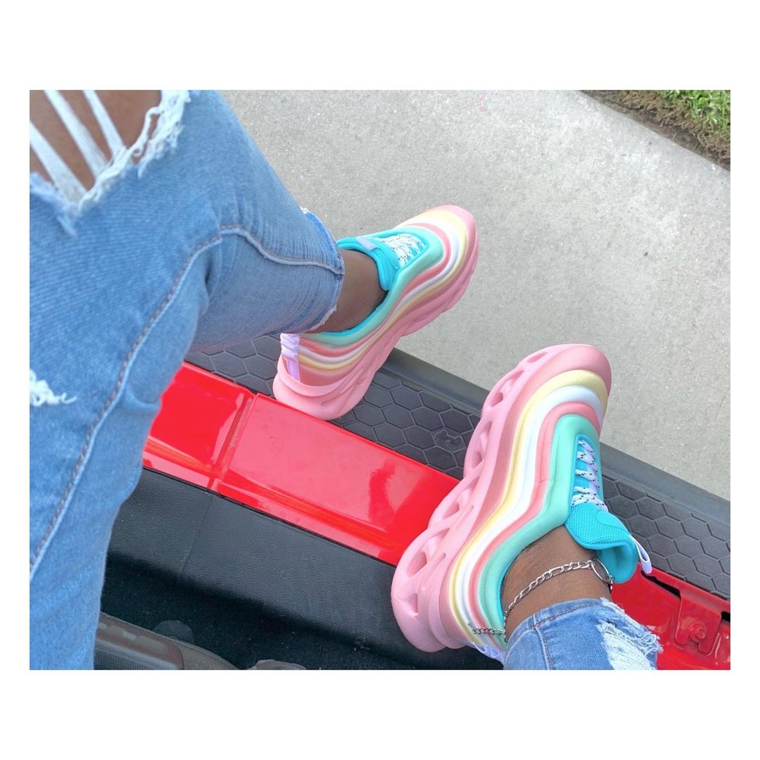 Оптовая продажа, спортивная обувь, дышащие высококачественные радужные прогулочные женские кроссовки для бега