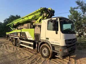 โรงงานจีนแบรนด์ชั้นนำจำหน่ายรถปั๊มคอนกรีต Sinotruk HB69V 38 เมตร รุ่นใหม่ ขายดี รถบรรทุกปั๊มคอนกรีตดีเซล ระบบไฮดรอลิกเต็มรูปแบบ ยูโร 2 - Product Image 3