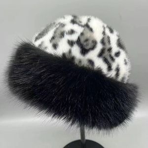 <span class=keywords><strong>Bonnet</strong></span> en fausse fourrure pour <span class=keywords><strong>femme</strong></span> avec imprimé animal et bord moelleux pour les activités de plein air en automne et en hiver - Product Image 4