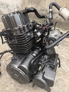 Motore Usato Originale Qianjiang <span class=keywords><strong>Benelli</strong></span> TNT150 Little Beast 150cc, 4 Tempi, 2 Cilindri, Raffreddato ad Acqua, Accensione CDI - Product Image 2