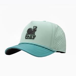 หมวกแก๊ปตาข่ายแบบกำหนดเอง OEM พร้อมโลโก้ 5 แผง ปีกโค้งเล็กน้อย แบบ Snapback ป้ายยางกันน้ำ หมวกกอล์ฟ - Product Image 1