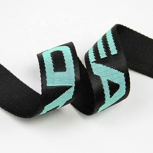 สายรัดกระเป๋าเป้ PP Webbing Tape ทำจากโพลีโพรพิลีน 100%  ลายโลโก้แบบ Jacquard ขนาด 25 มม. สีดำ หนา 2 มม. - Product Image 3