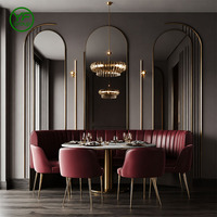 Ensemble de mobilier de restaurant de luxe en cuir rouge demi-cercle, table en marbre et chaises, banquette pour hôtel et restaurant commercial
