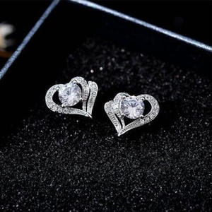 Boucles d'oreilles en forme de cœur en or blanc E1232, avec serti rond en zircon, pour femmes, bijoux romantiques à la mode, cadeau - Product Image 4