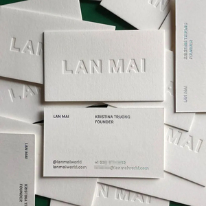กระดาษอาร์ตสีขาวหรูหรา หนา 500 แกรม ลายนูน ปั๊มฟอยล์ เป็นมิตรกับสิ่งแวดล้อม รีไซเคิลได้ นามบัตรแบบใช้แล้วทิ้ง ผลิตตามสั่ง - Product Image 1