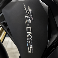 Emblème 3D en PVC souple, entièrement coloré, imperméable, résistant aux UV, autocollant personnalisé en forme de logo, autocollant pour voiture, SUV, appareils électroménagers