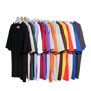 T-shirts graphiques surdimensionnés Fantasy Journey |   Streetwear personnalisé imprimé OEM avec un style anime minimaliste, 100% coton, pour la vente en gros - Product Image 2