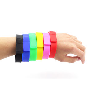 ขายส่งสายคล้องค่าใช้จ่ายต่ำมินิไดรฟ์เหนือ OEM กลุ่ม2กิกะไบต์ <span class=keywords><strong>USB</strong></span> <span class=keywords><strong>2.0</strong></span>ติด8กิกะไบต์16กิกะไบต์ซิลิโคน <span class=keywords><strong>Usb</strong></span> แฟลชไดรฟ์ - Product Image 5