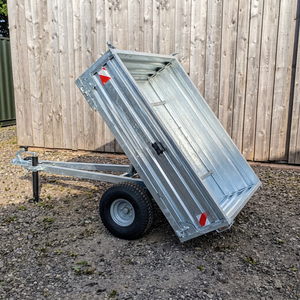Remorque à plateau plat 18 pieds x 7 pieds 3500 kg, triple essieu, barrières latérales amovibles 5,5 m x 2,2 m pour le transport de machines - Product Image 1